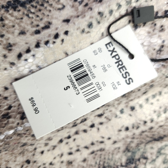 New Express Poly Spandex Snakeskin Embossed Skirt Size S - Picture 7 of 11